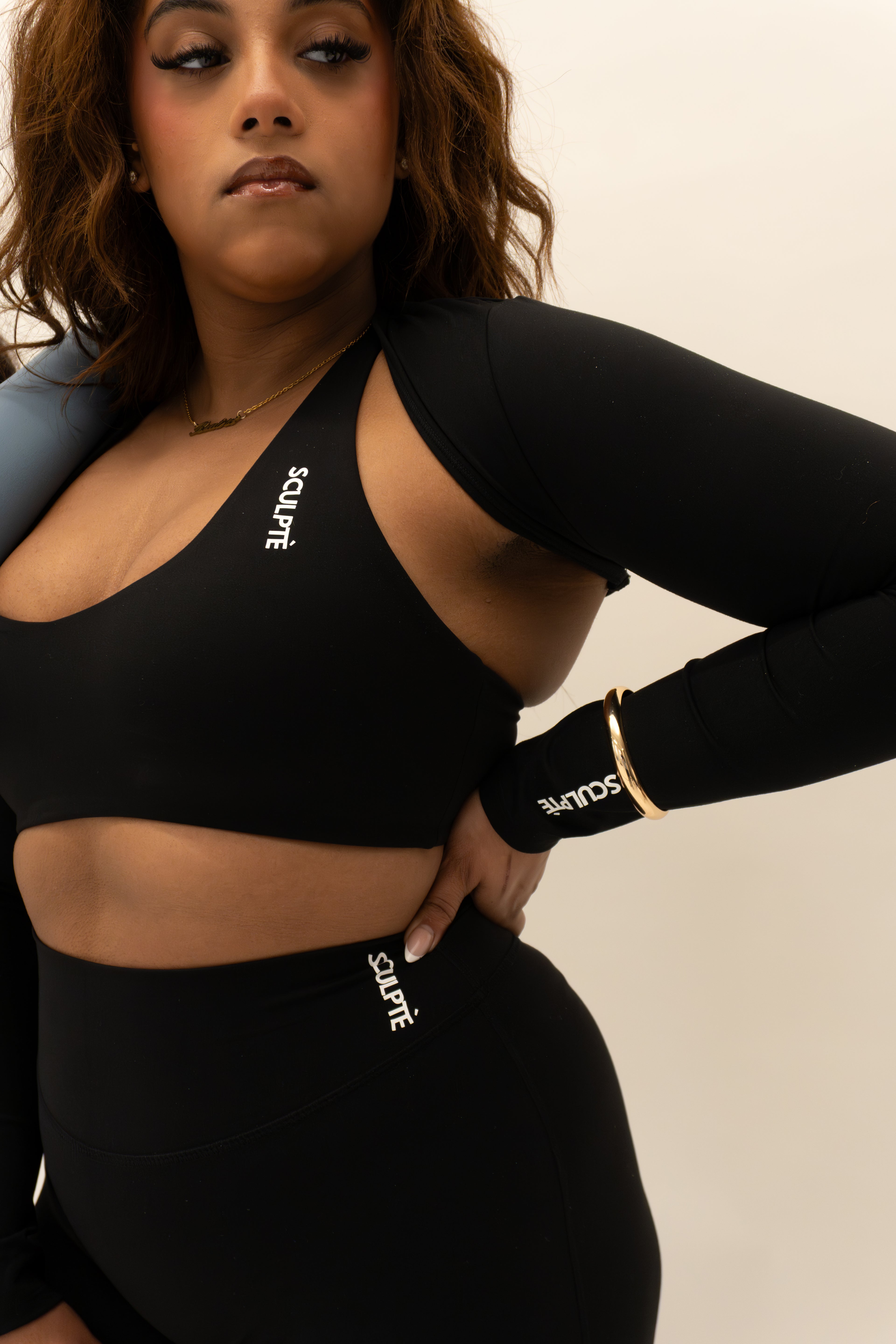 Aire Flow Shrug - Noir